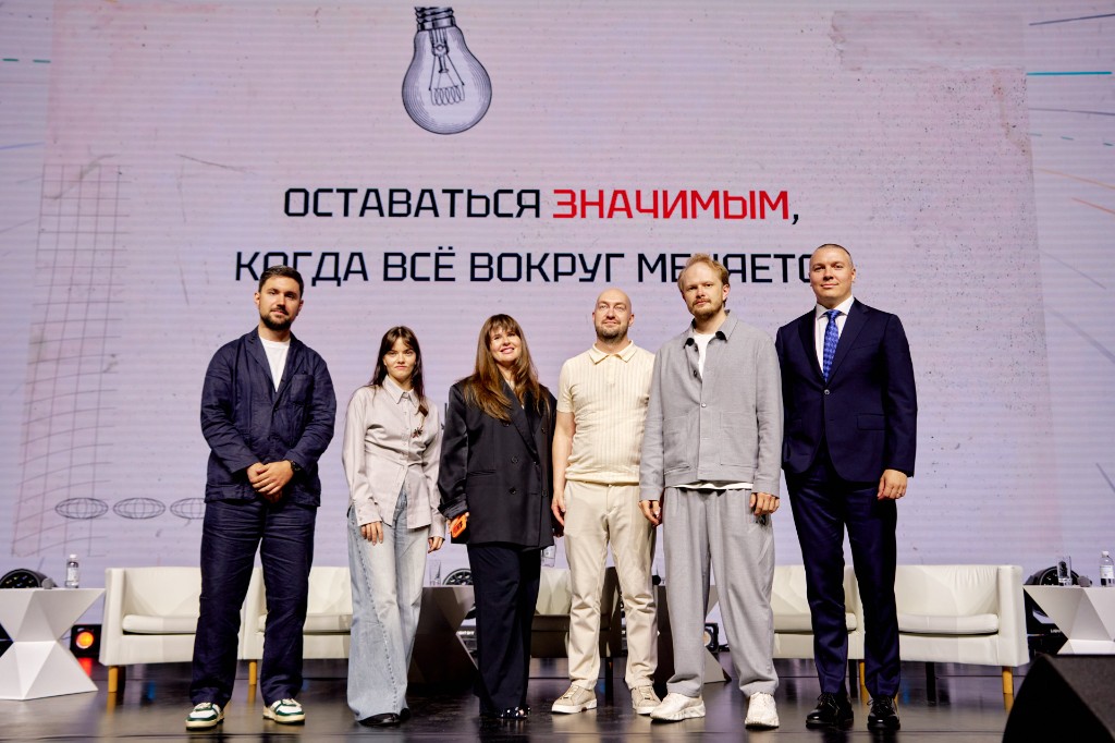 Панельная дискуссия AdIndex 2026 с Михаилом Евстегнеевым: «Оставаться значимым, когда всё вокруг меняется»